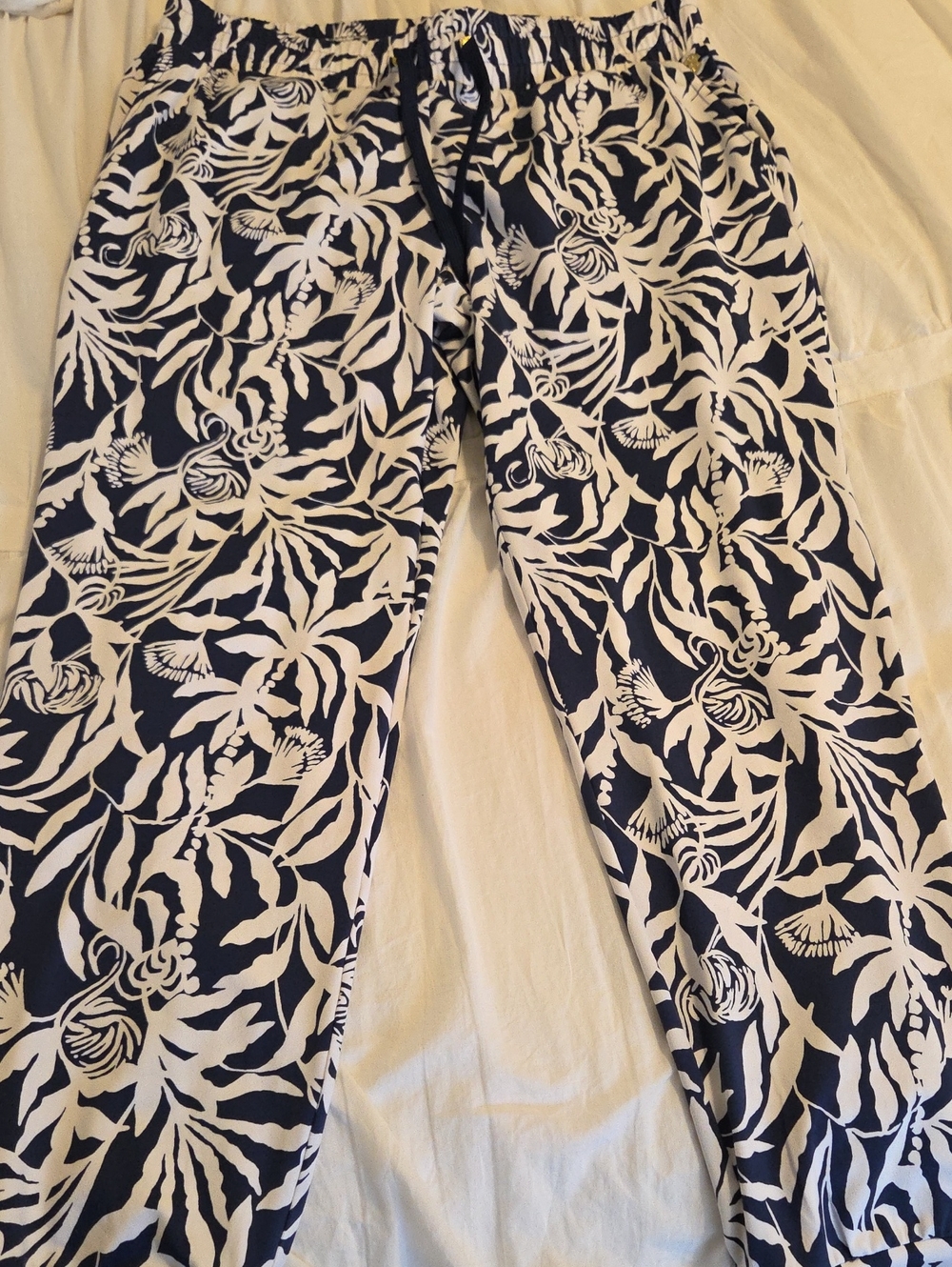 LILLY PULITZER Women's Navy & White Floral SUN  Jogger Pants